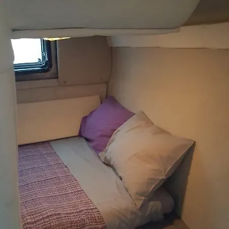Botel Sealev-boat For Sleeping Lisboa