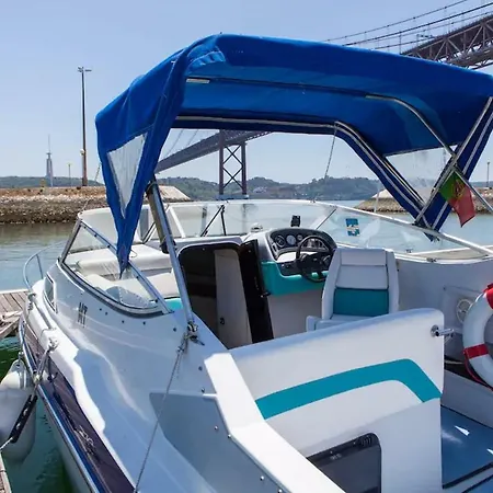 Sealev-boat For Sleeping Botel *